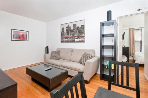 335 East Apartment #232477 Apts