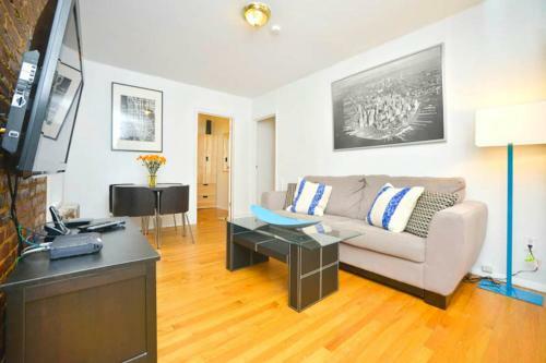 329 East Apartment #232399 Apts