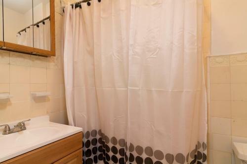 Central Two Bedroom Apartment In Times Square
