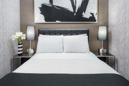 Park West Hotel