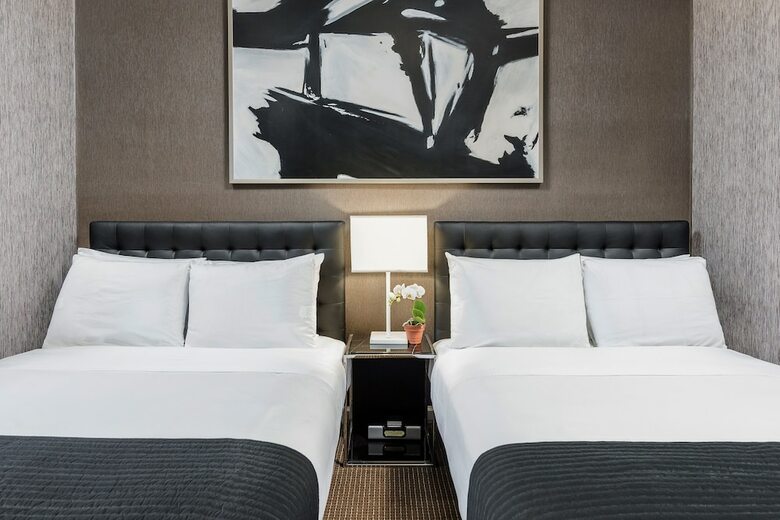 Park West Hotel