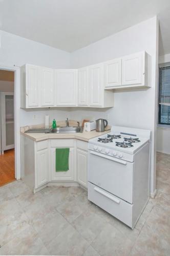 335 East Apartment #232444 Apts