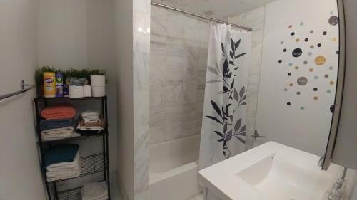 Midtown Lovely 2br Apartment