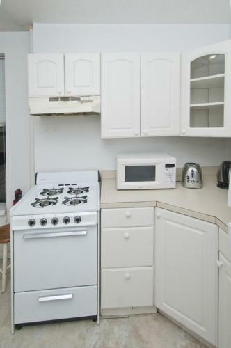 339 East Apartment #232483 Apts