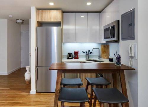 Sunny Apartment In Chelsea