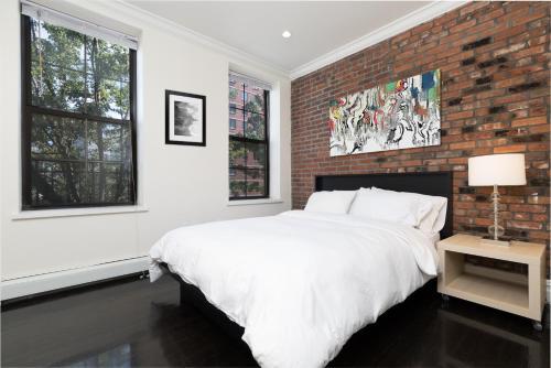 Midtown West 2 Bedroom Apartment