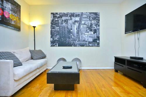 329 East Apartment #232463 Apts