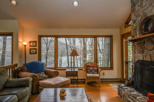 Lakeside Vista Four-bedroom Holiday Home