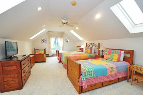 Sunrise Four-bedroom Holiday Home