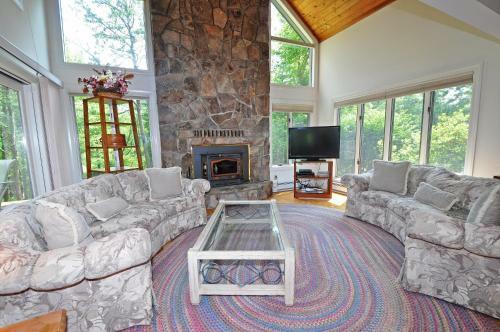 Sunrise Four-bedroom Holiday Home