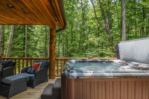 Hemlock Hideaway Six-bedroom Holiday Home