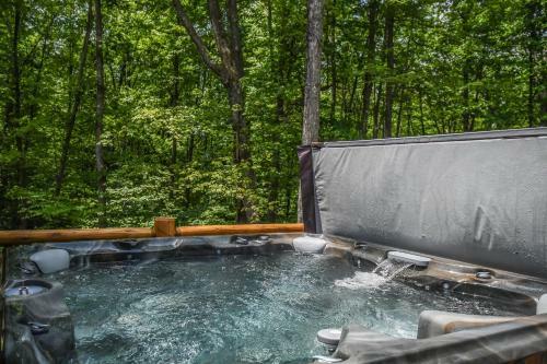 Hemlock Hideaway Six-bedroom Holiday Home