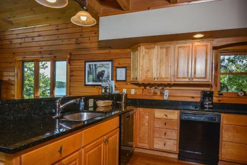 Bear Hollow Five-bedroom Holiday Home