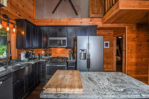 Lakestar Chalet Five-bedroom Holiday Home