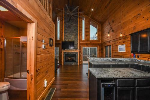 Lakestar Chalet Five-bedroom Holiday Home