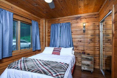 Lakestar Chalet Five-bedroom Holiday Home