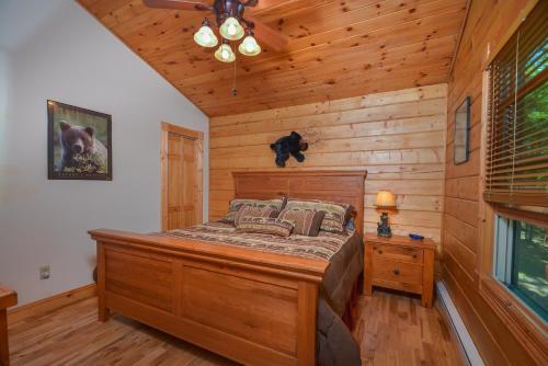Bear Paws Two-bedroom Cabin