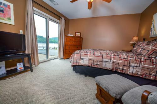 Strawberry Fields Three-bedroom Holiday Home