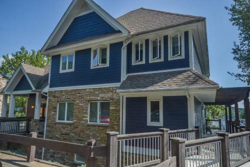 Jewel In Paradise Five-bedroom Holiday Home