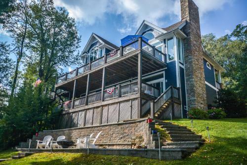 Jewel In Paradise Five-bedroom Holiday Home