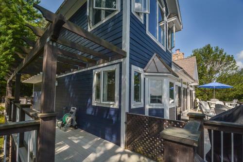 Jewel In Paradise Five-bedroom Holiday Home