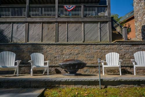 Jewel In Paradise Five-bedroom Holiday Home