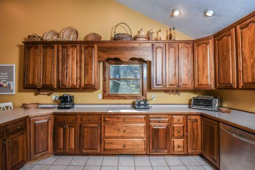 Fancy Free Four-bedroom Holiday Home
