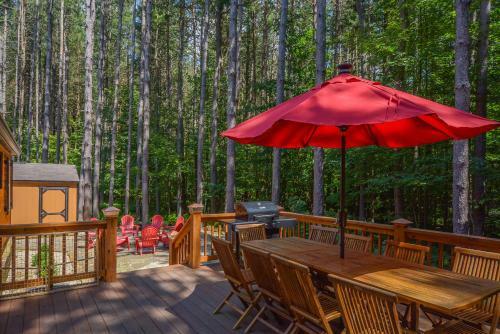 Knotty Pines Three-bedroom Holiday Home