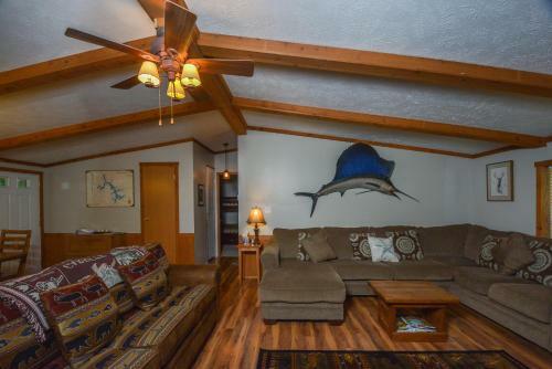Knotty Pines Three-bedroom Holiday Home