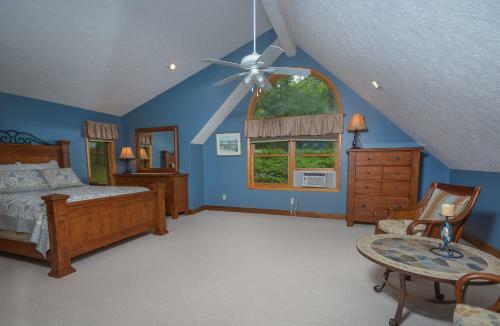 Schmidt Lodge Three-bedroom Holiday Home