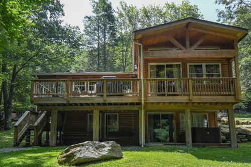 Happy Trails Three-bedroom Holiday Home