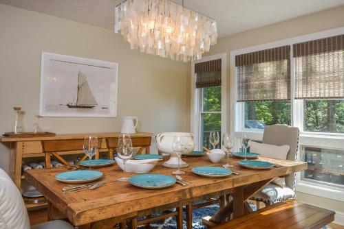 Heavenly Grove Five-bedroom Holiday Home