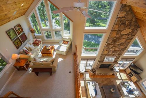 Heavenly Grove Five-bedroom Holiday Home