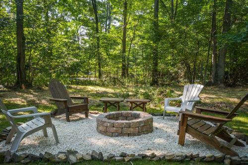 Heavenly Grove Five-bedroom Holiday Home