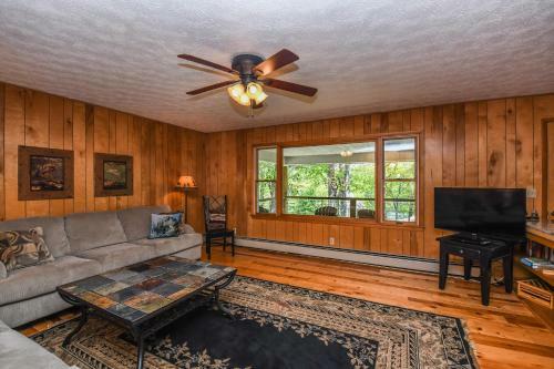Fish Inn Four-bedroom Holiday Home