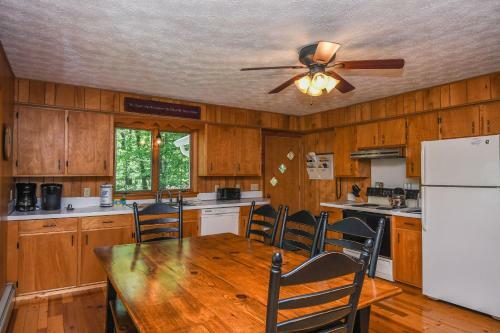 Fish Inn Four-bedroom Holiday Home