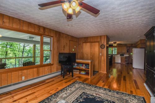 Fish Inn Four-bedroom Holiday Home