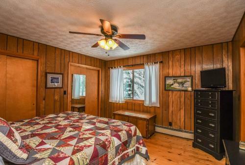 Fish Inn Four-bedroom Holiday Home