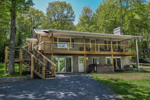 Fish Inn Four-bedroom Holiday Home