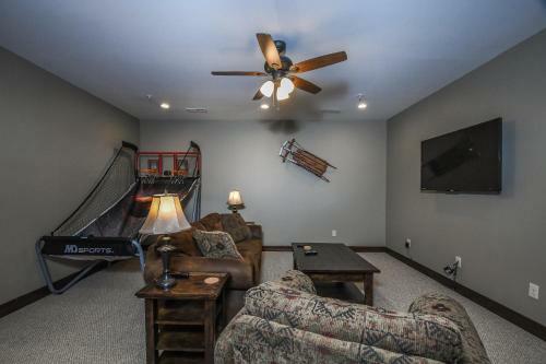 Once In A Blue Moon Five-bedroom Holiday Home