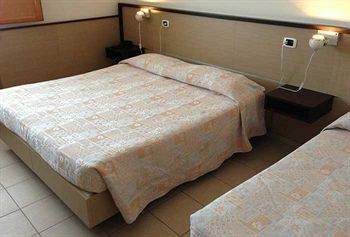 Hotel Holidays