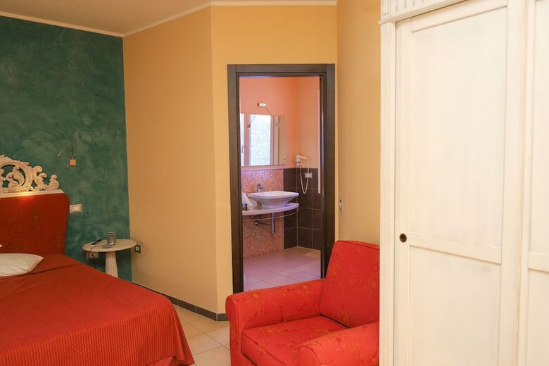 Janus Hotel