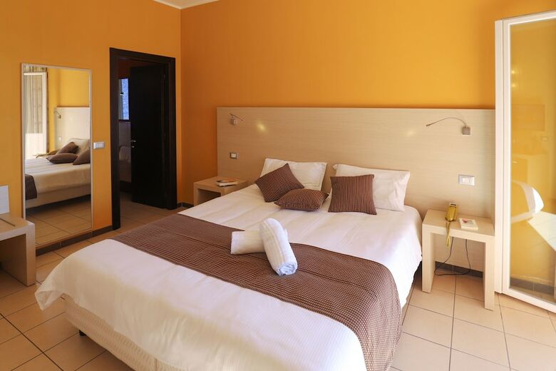 Janus Hotel