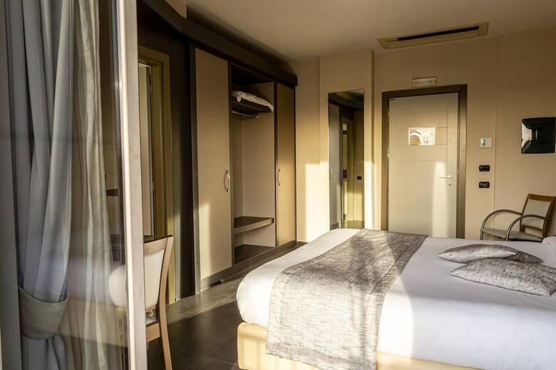 Hotel Premi�re