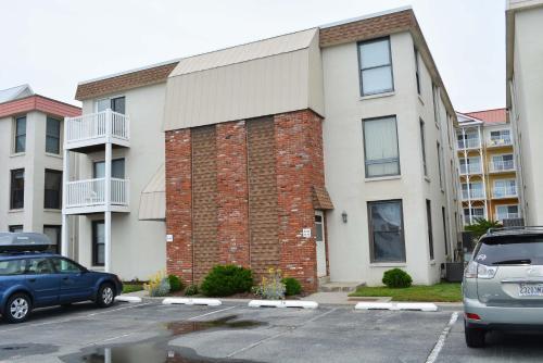Apartamento Aronimink IV 7b Condo