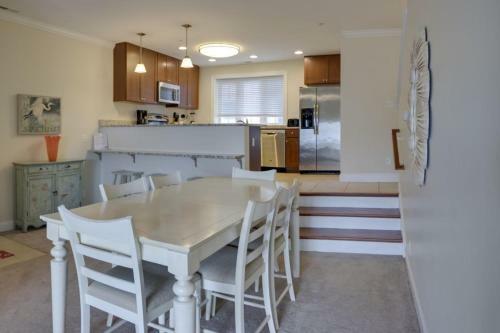 1602 Sunburst 110 Home