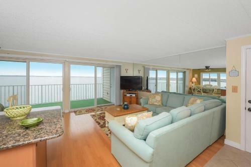 Thunder Island A-19 Home