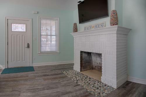 Beach Bungalow 8