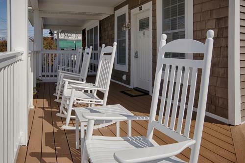 Beach Bungalow 8