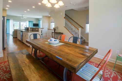 Broad Marsh Beach House II